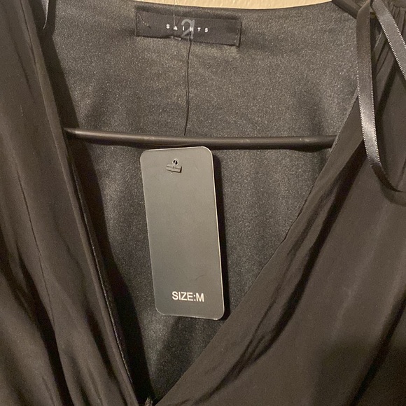 Long sleeve top size medium - Picture 2 of 2